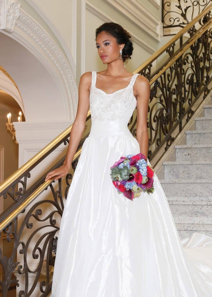 Oleg Cassini (CPK626, $1,050). Ariston Flowers.