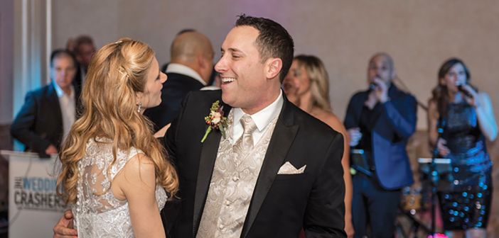 The Wedding Crashers | Connect With Your Band At Their Wedding, Pamela & David (Photo: Alexander Rivero)