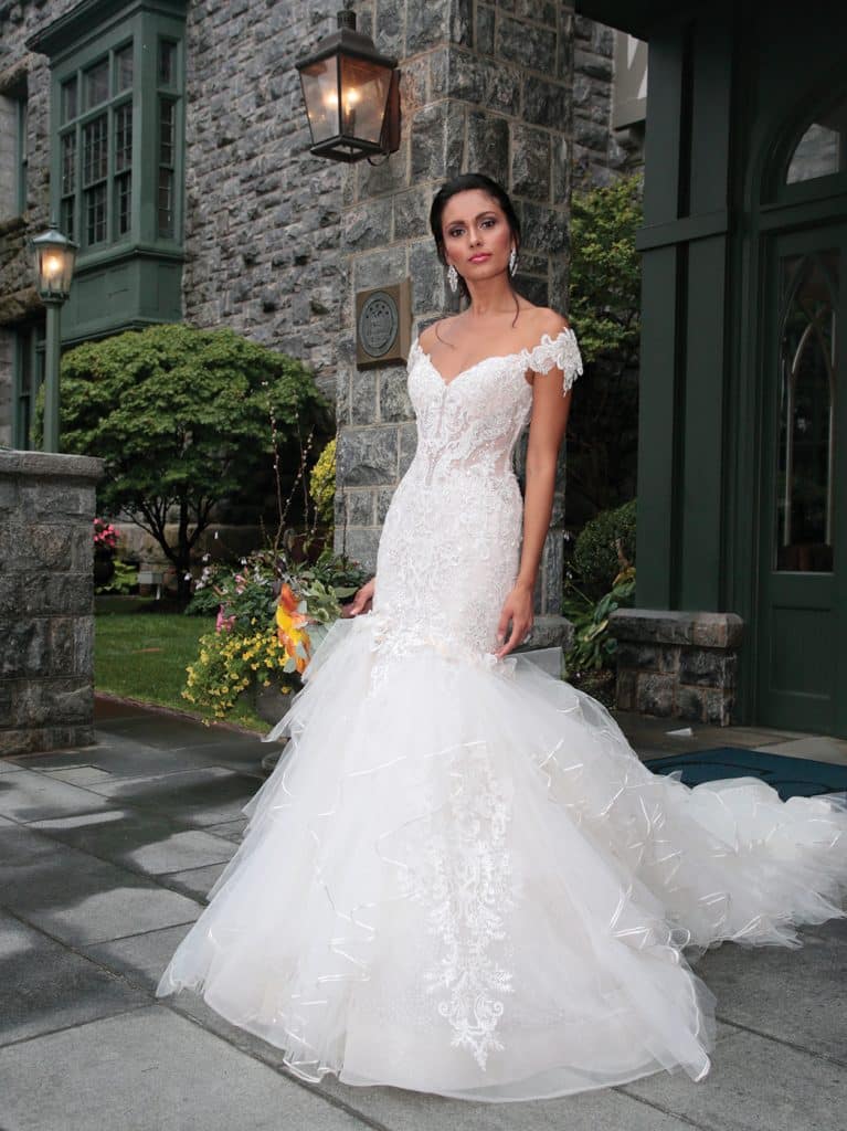 Gown: Eve of Milady (1640). Bouquet: Forever Brooch Bouquets.