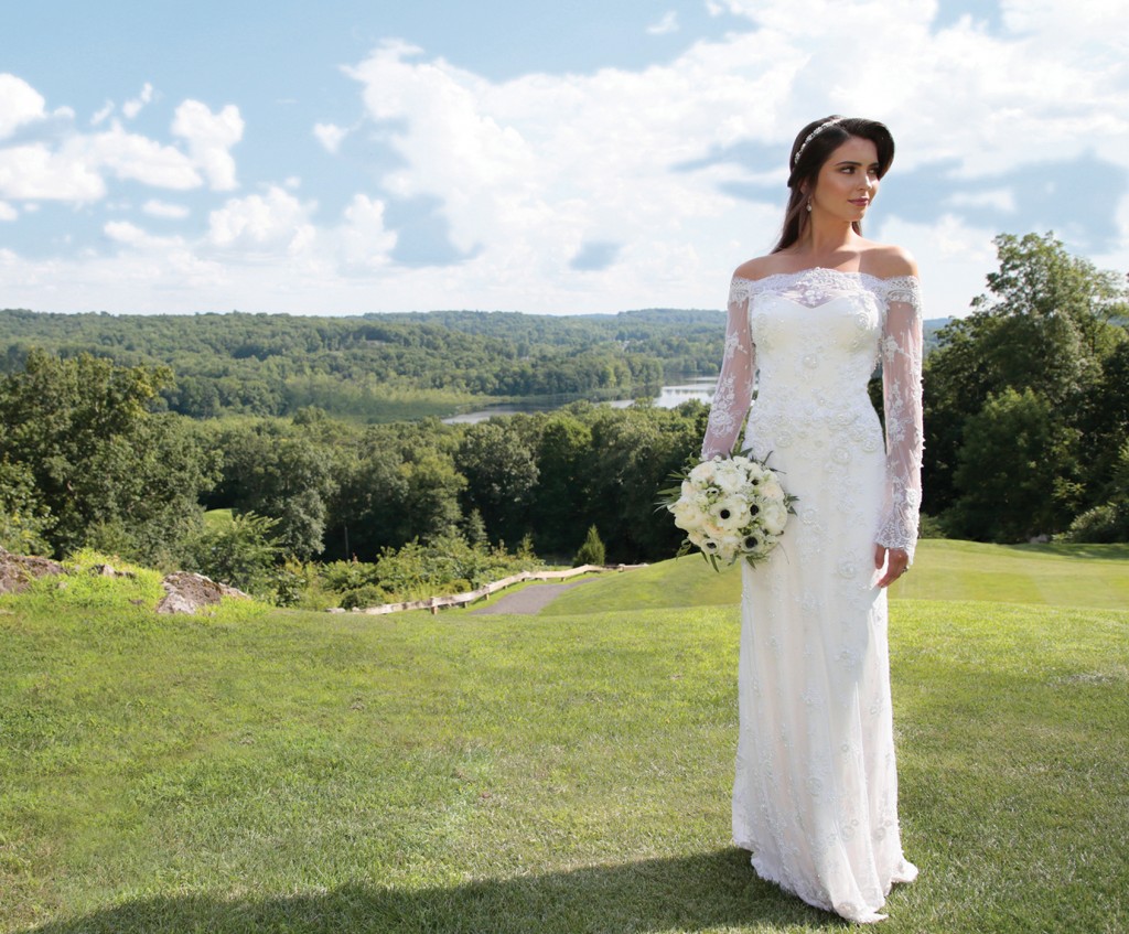 Gown: Jude Jowilson (Tallulah). Bouquet: Mitch Kolby Events.