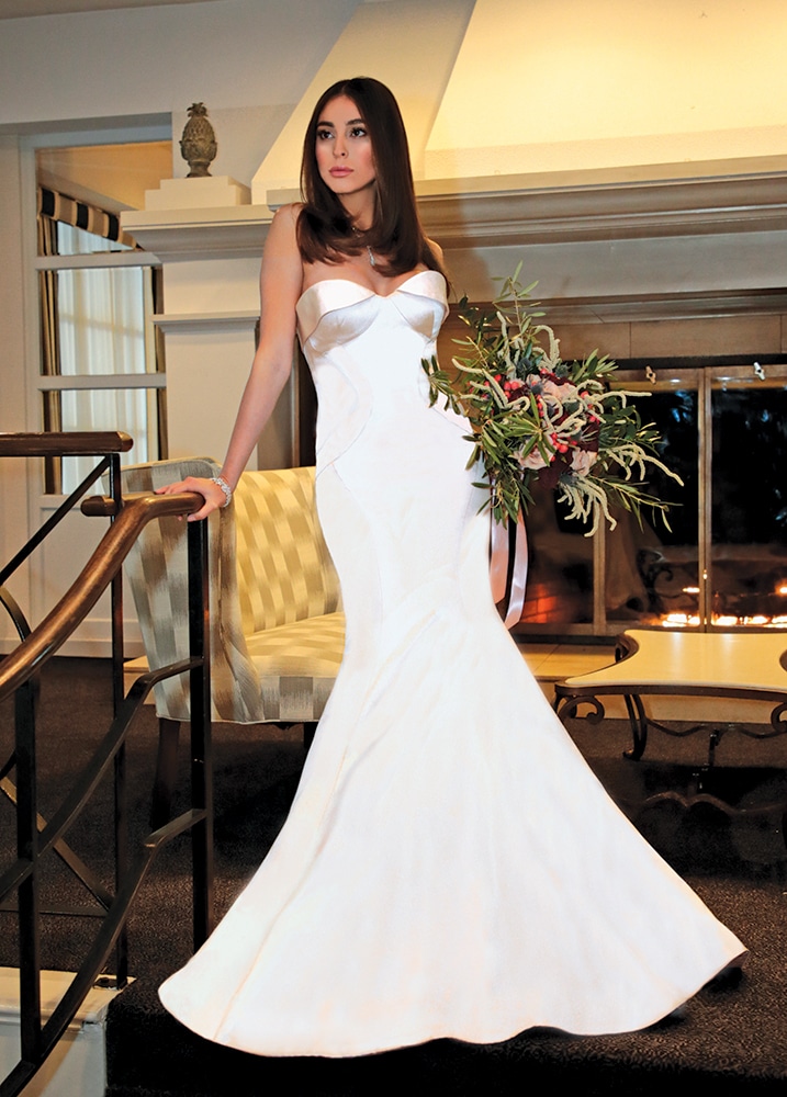 Gown: Jude Jowilson (Joan). Bouquet: Douglas Koch Designs, Ltd.