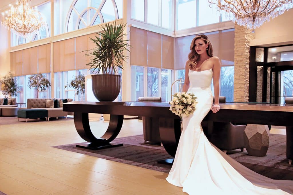 Jude Jowilson (Crawford). Bouquet: Ariston Flowers.