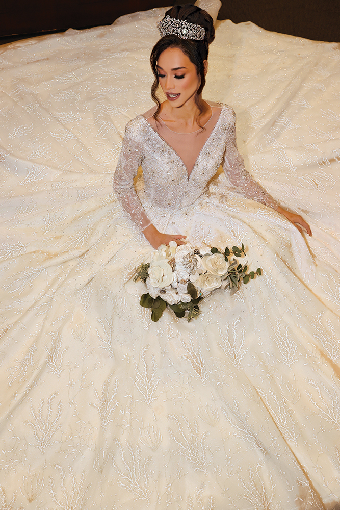 Gown: Dream Couture by Laura (Maria) Bouquet: Forever Brooch Bouquets